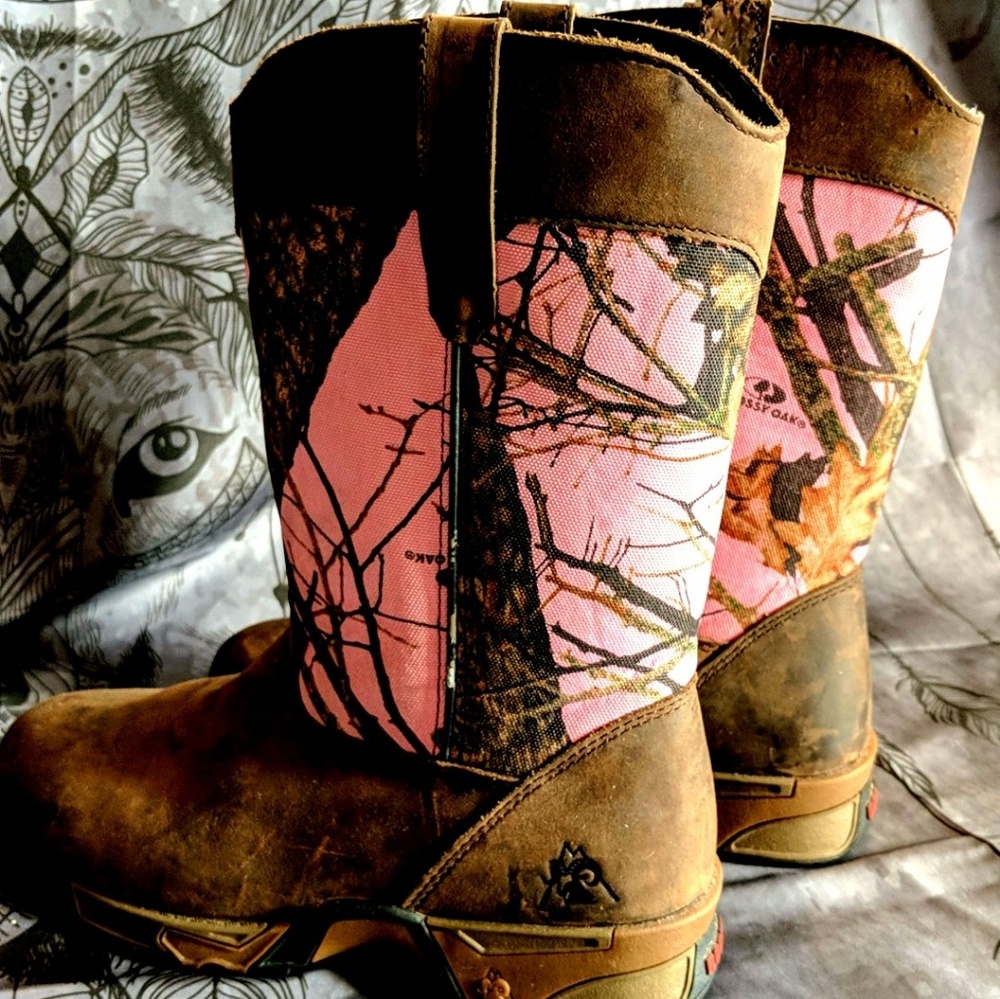 Rocky pink camo boots